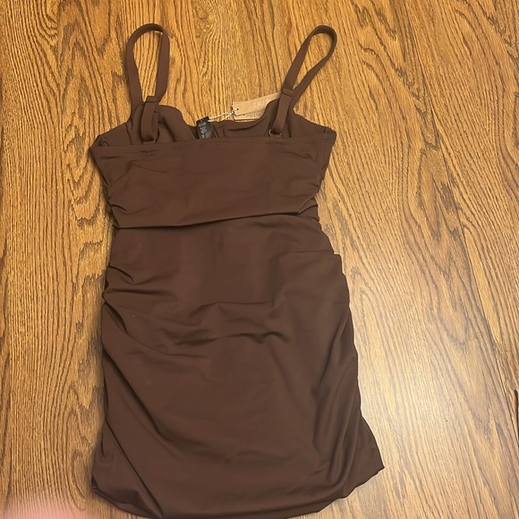 SKIMS Sculpting Swim Ruched One Piece - Picture 2 of 5